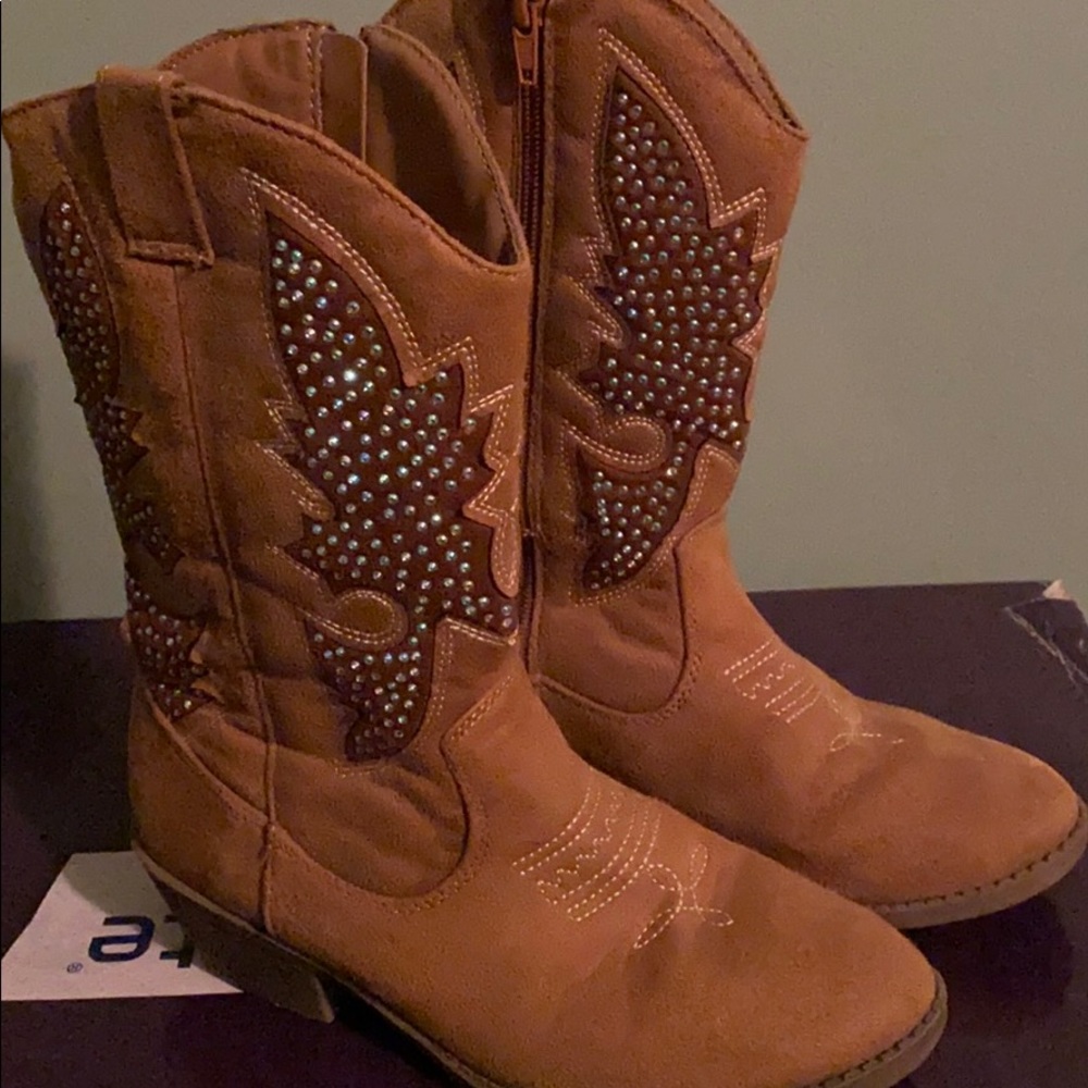 Justice size 6 boots